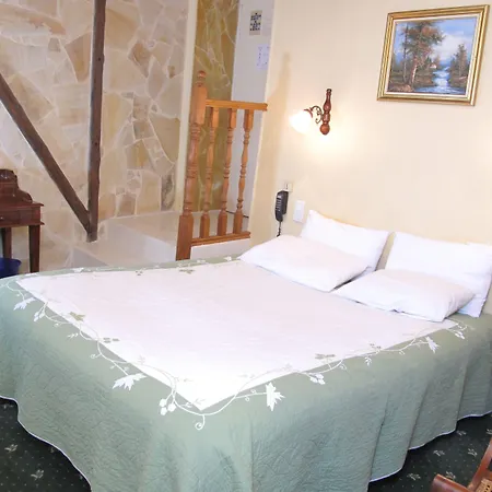 Acanthe Du Temple Hotel 2*